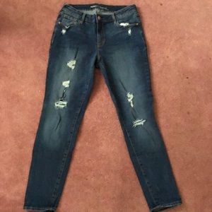 Dark wash ripped skinny jeans